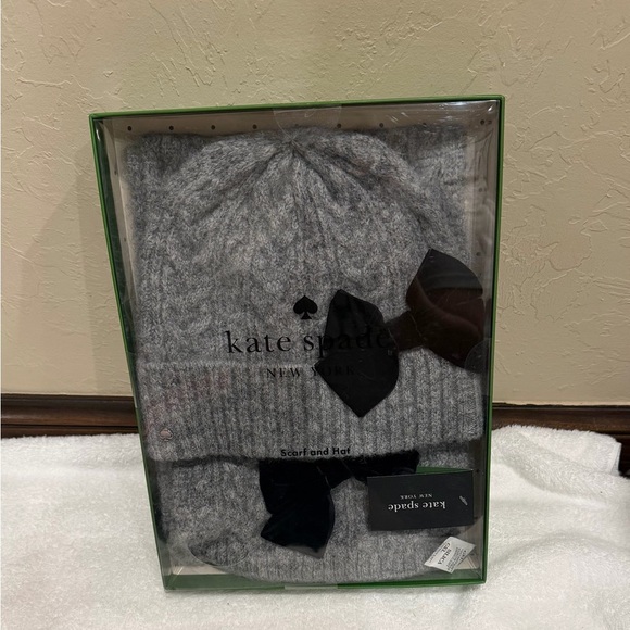 New in box Kate Spade Scarf and Hat Set Gray With Black Bow main image 4